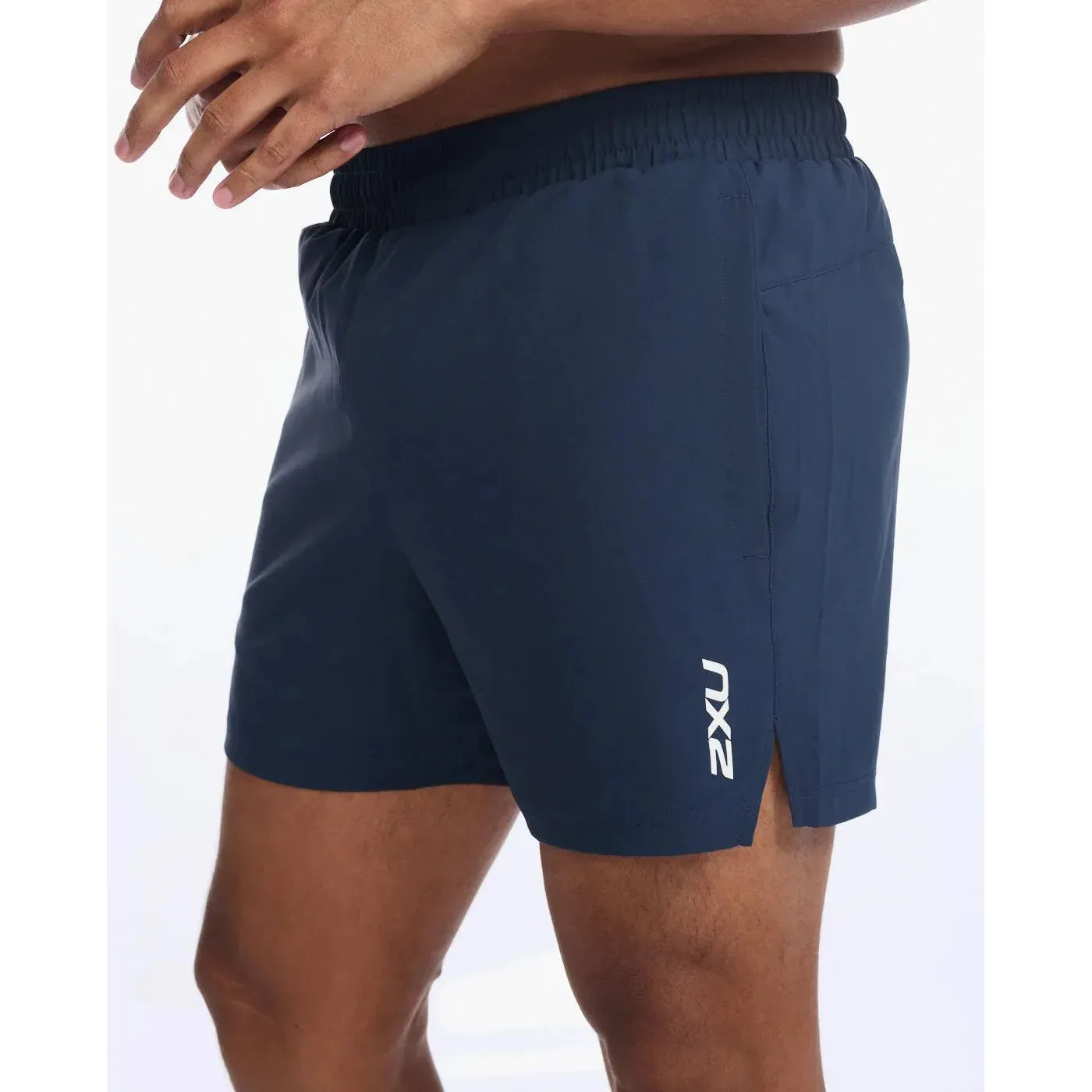 2XU Men's Aero 5 inch Short - Black/ Sliver