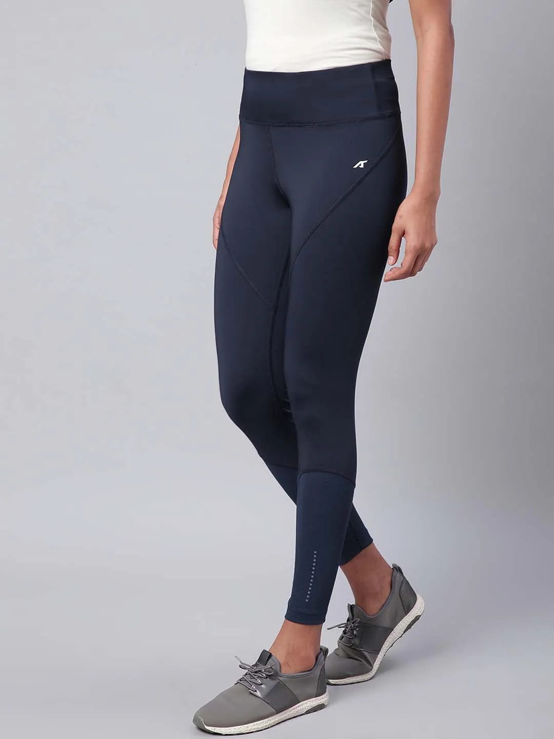 Alcis Women Navy Blue Drytech  Solid Cropped Training Tights