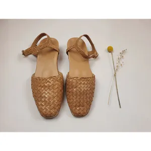 Bared beige woven leather flat shoes size 38
