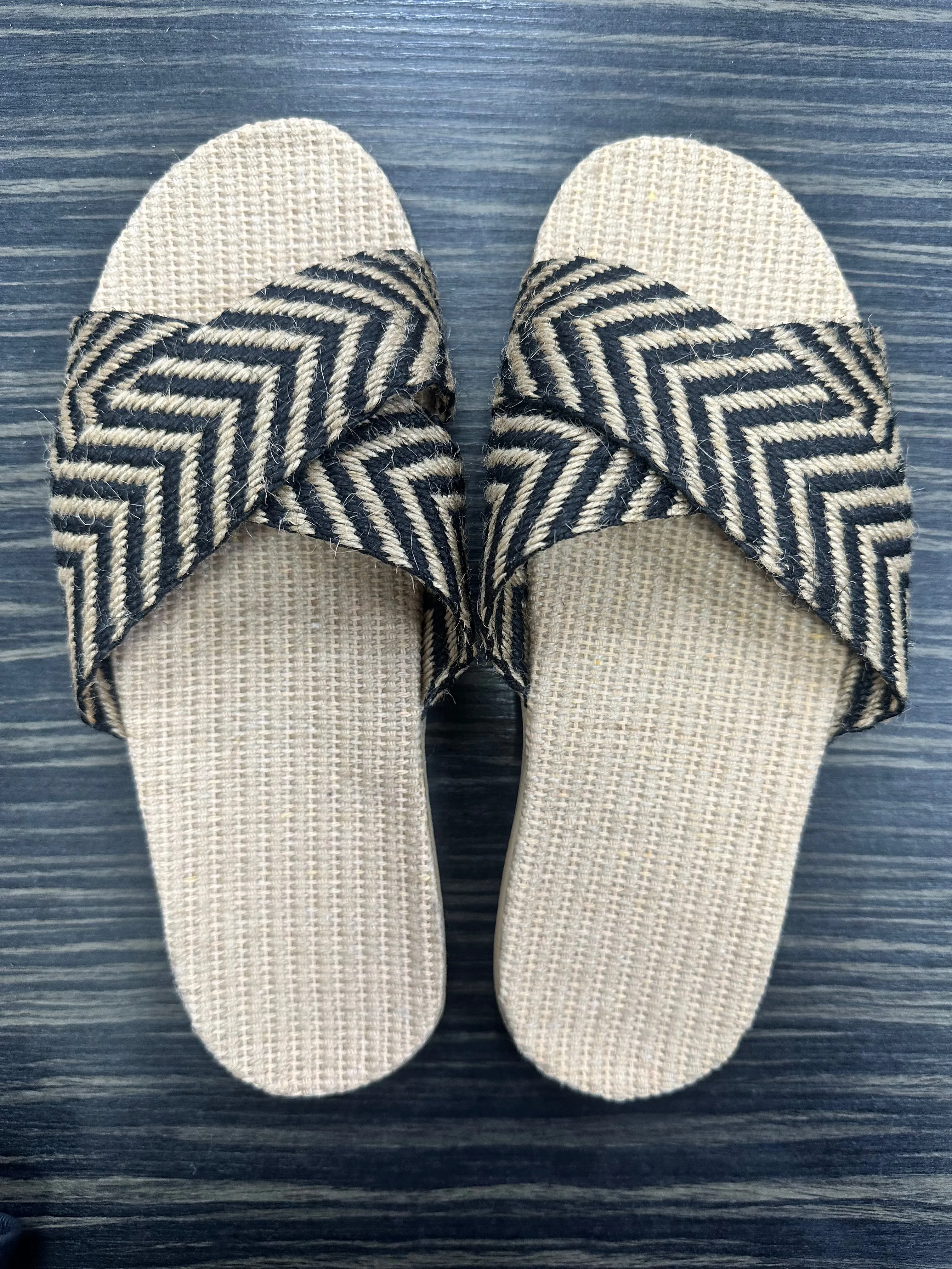 DMB Woven Sliders