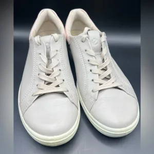 Ecco- Soft 7 Shoes, Size:4, Pre-Owned, Youth
