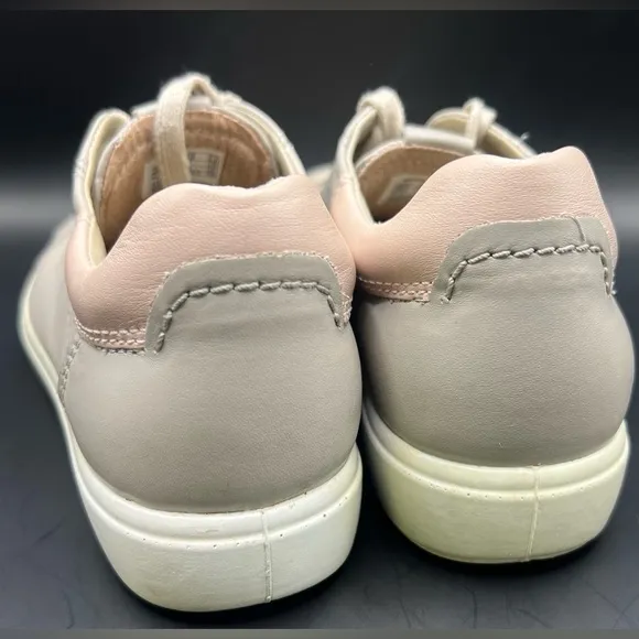 Ecco- Soft 7 Shoes, Size:4, Pre-Owned, Youth