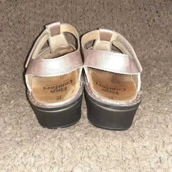 FINN COMFORT-Funen Fisherman Sandals-Light Copper Metallic Leather-4.5D-6.5/7 US