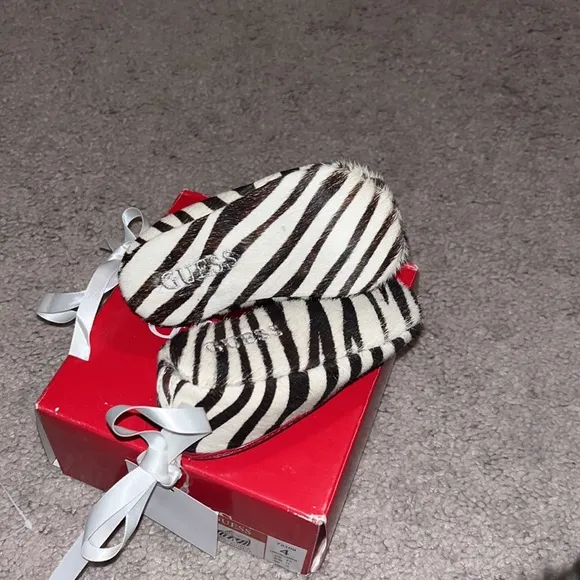 Guess Zebra infant baby shoes booties ballerina new