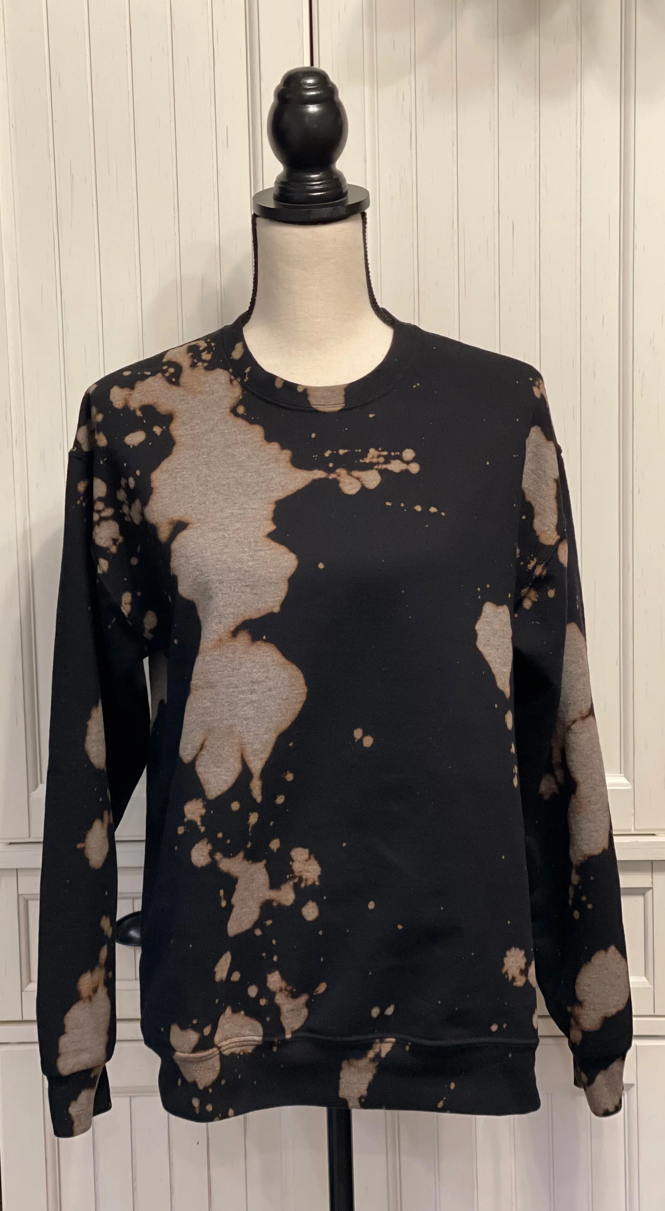 Ivy Distressed Crew Neck ~ Unisex Size Medium