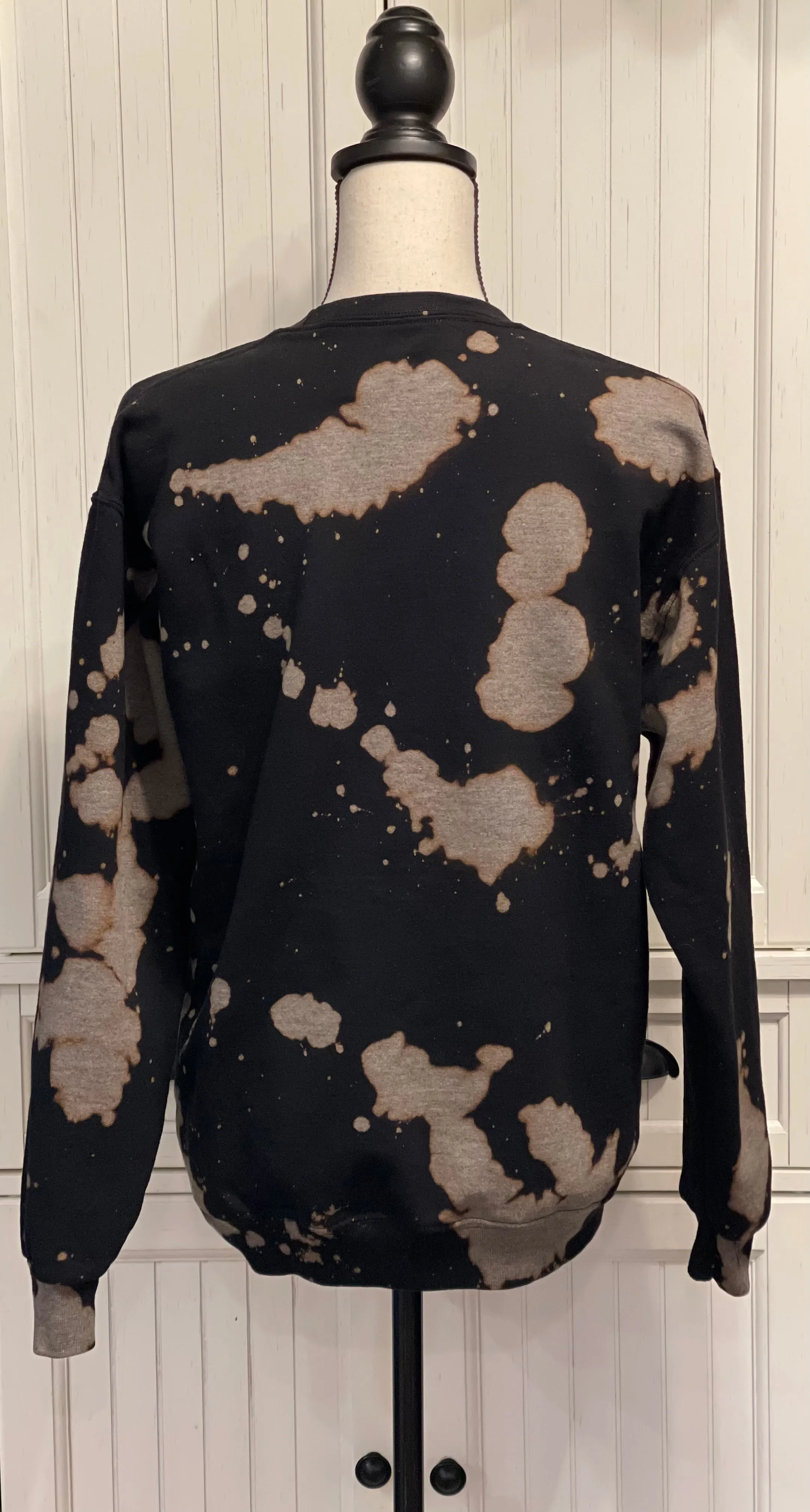 Ivy Distressed Crew Neck ~ Unisex Size Medium