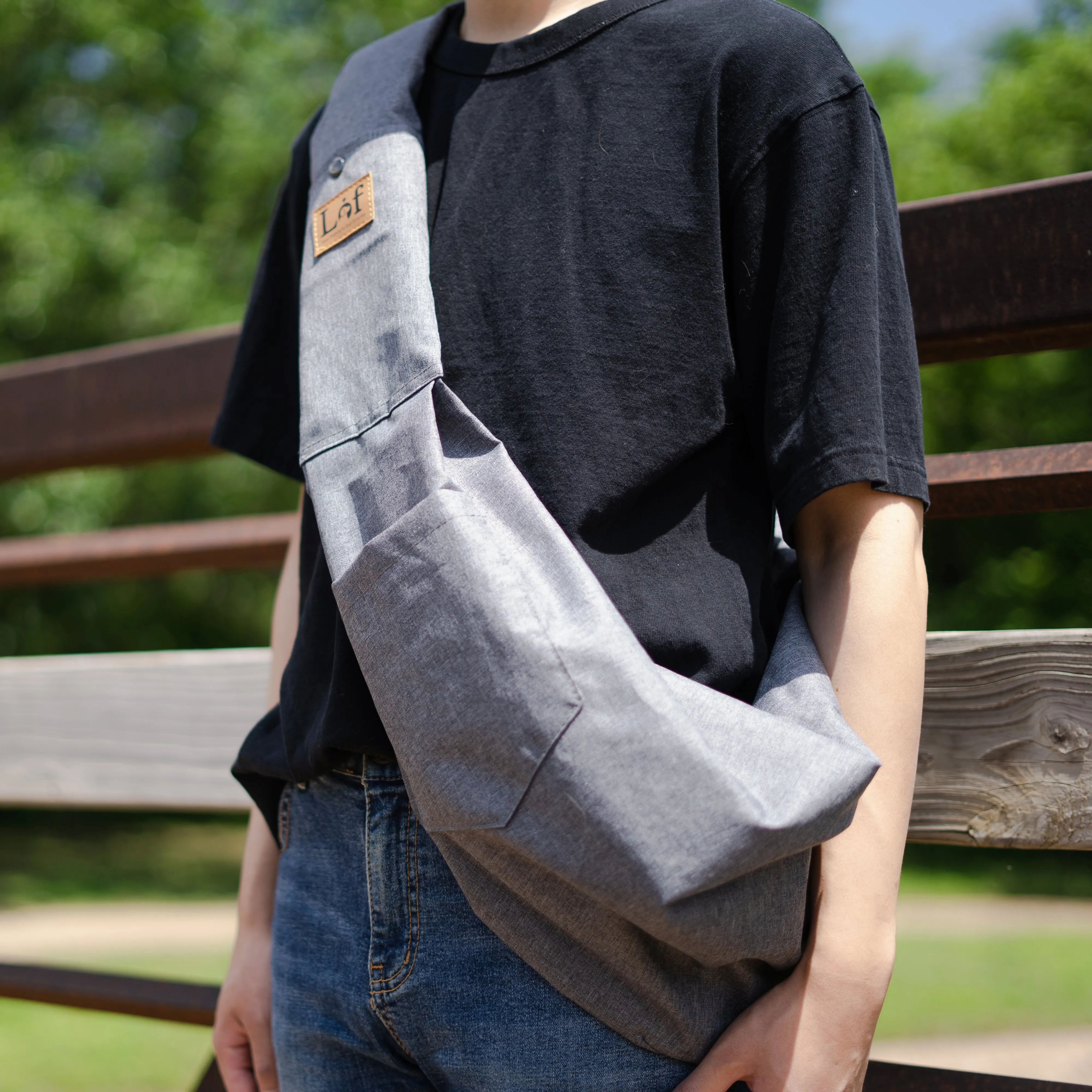 Lof Mesh Pet Sling Bag - Comfortable & Hands-Free Travel for Small Dogs and Cats