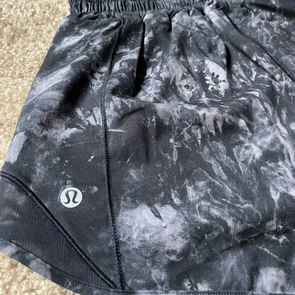 LULULEMON HOTTY HOT HIGH RISE 2.5