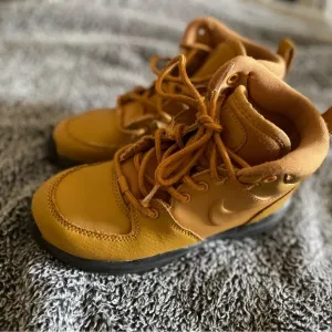 Nike Boots