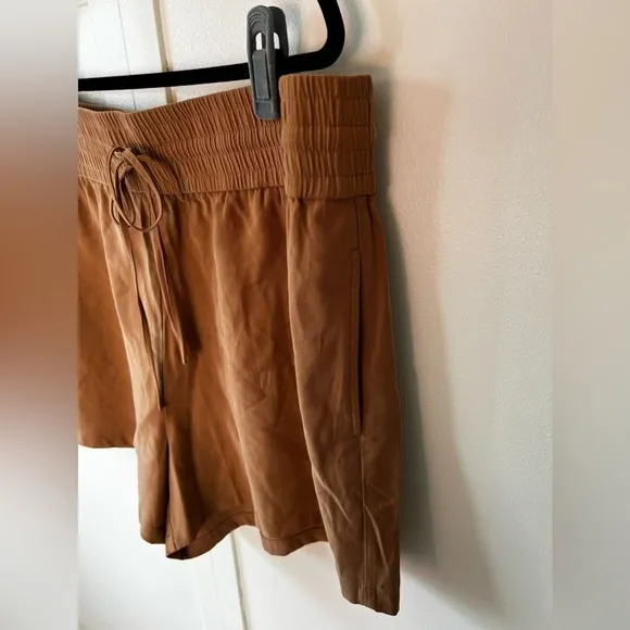 Open Edit Women's Plus NWOT Tie Waist Tan Dale Pull On Shorts Size 2X