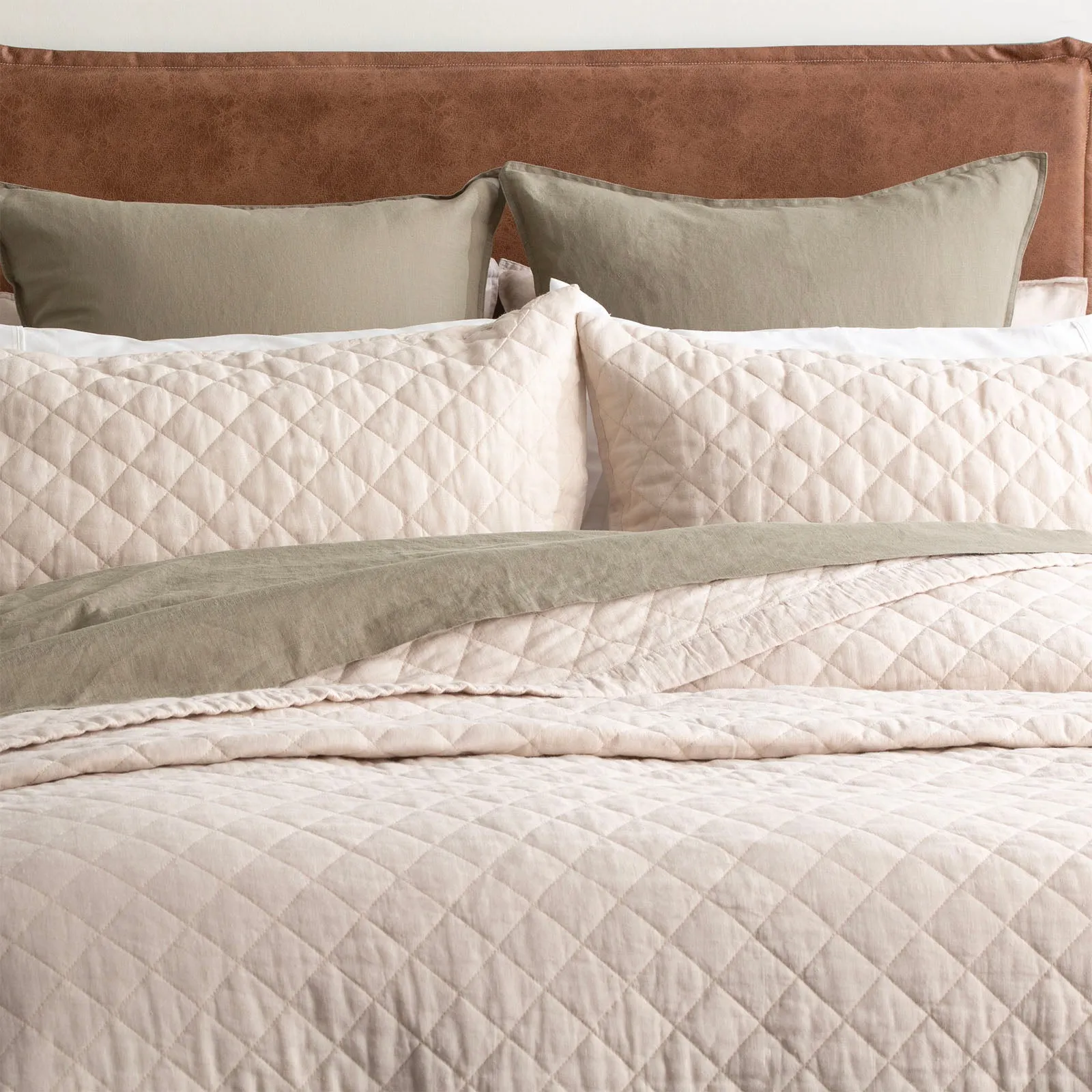 Renee Taylor Cavallo Stone washed French Linen Quilted Bed Coverlet Set - Natural