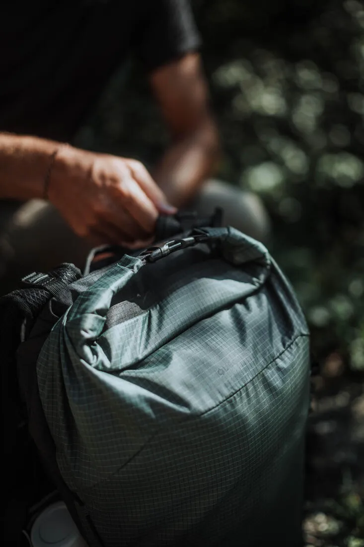 Sac à dos rolltop de randonnée montagne 22l - mh500 light vert