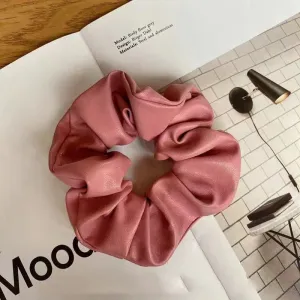 satin-srunchies-jlts0431