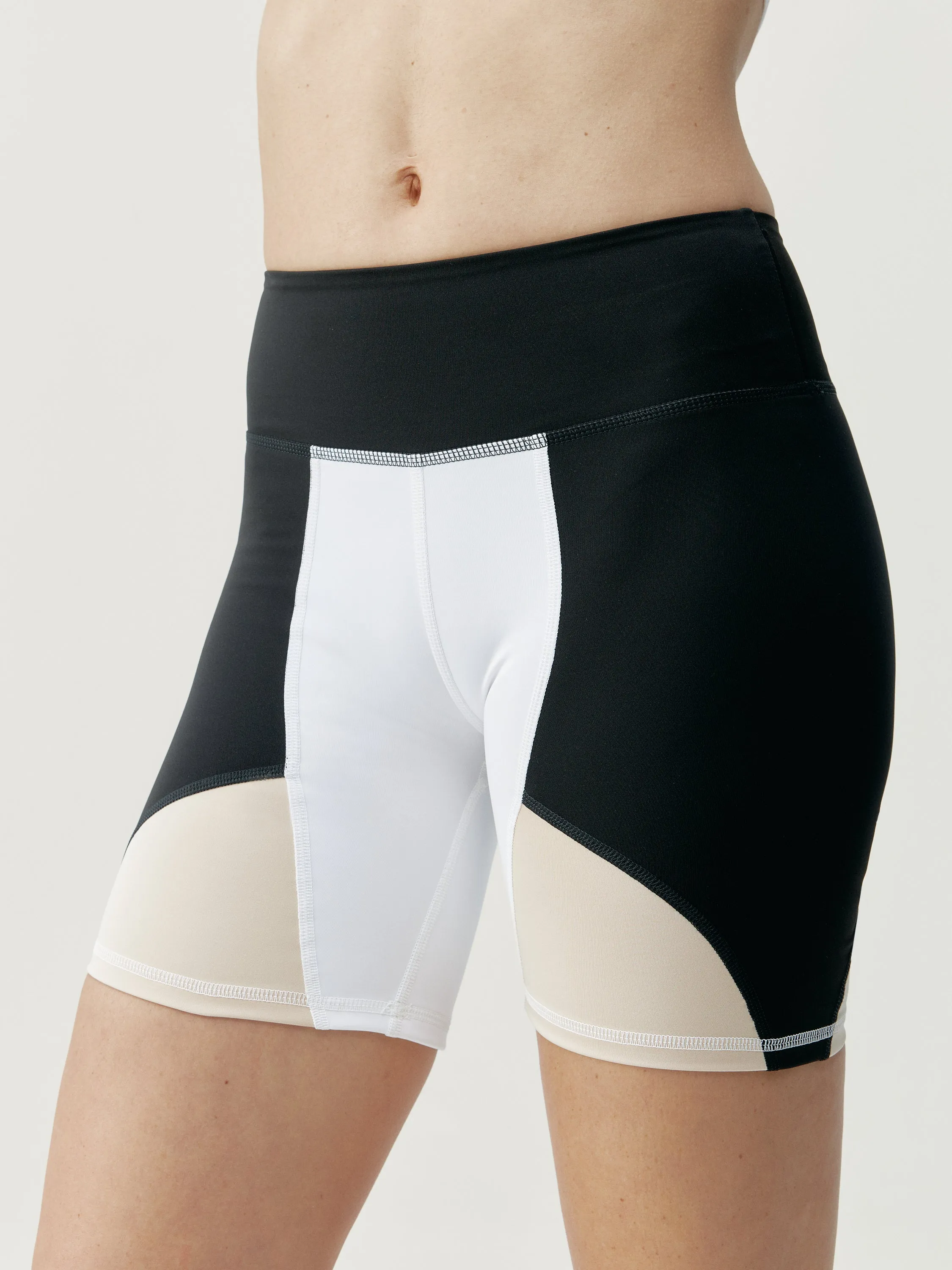 Short Darana Black/White/Beige