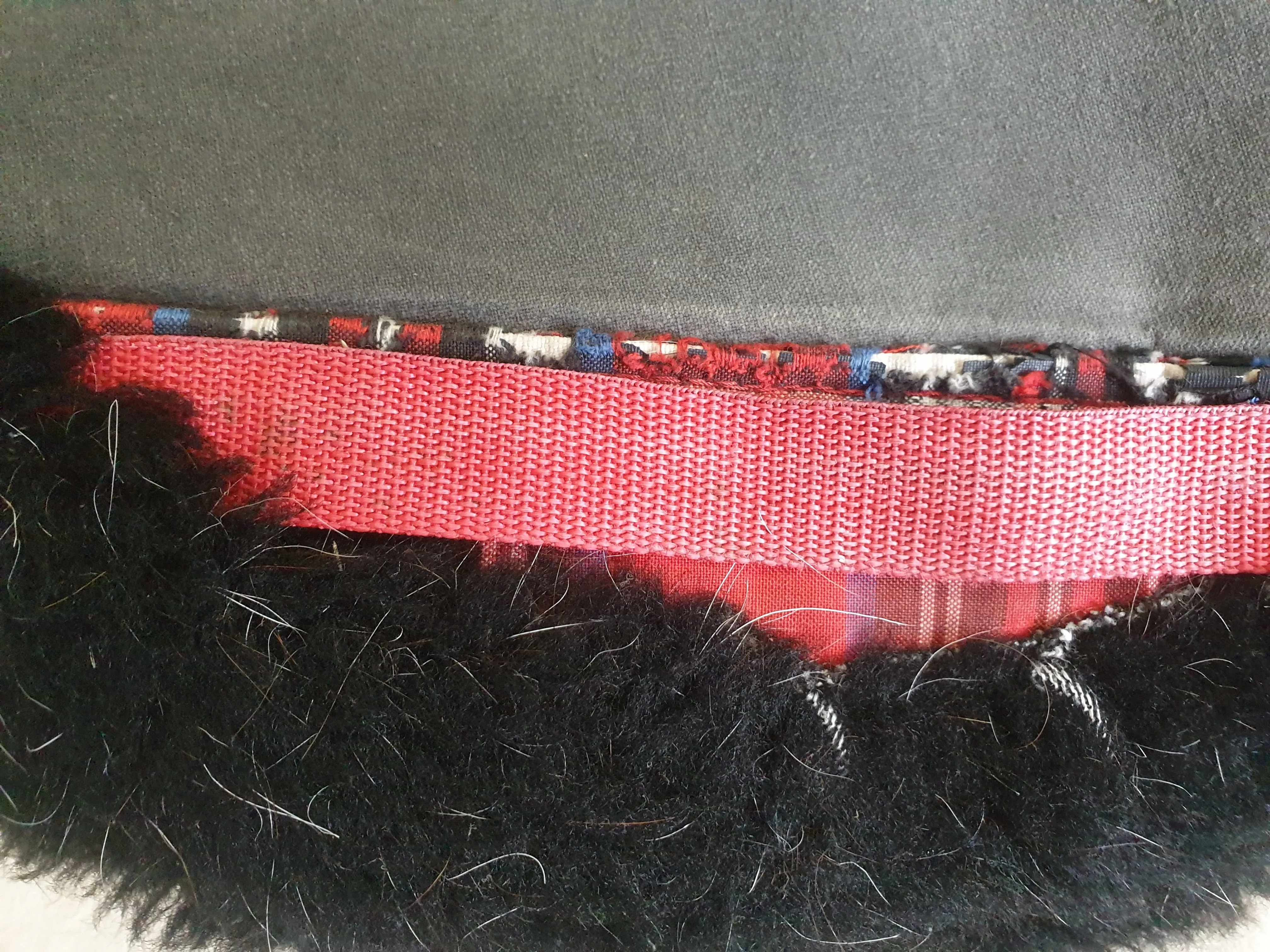 Used cob size black padded faux fur numnah FREE POSTAGE   🟢