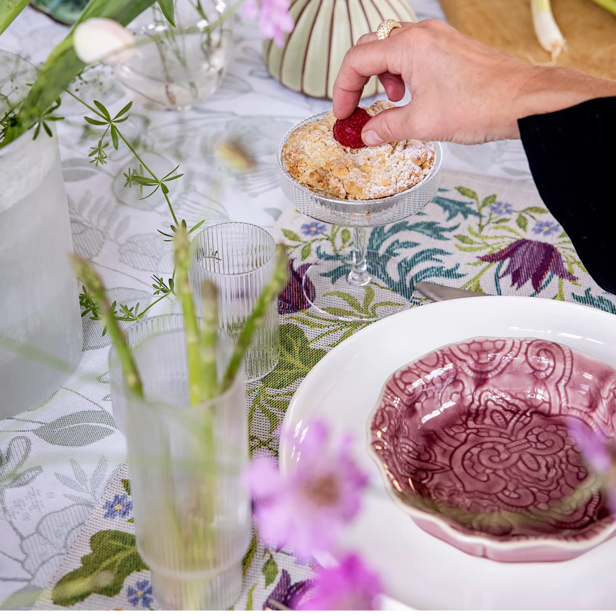 Varblommor Table Runner