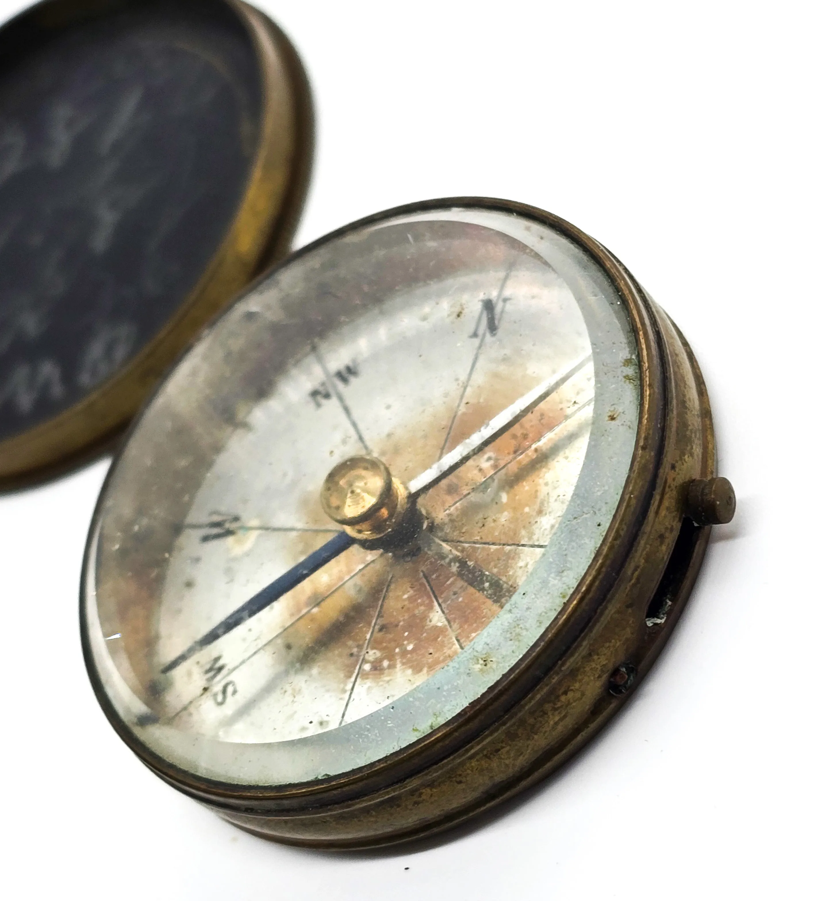 Victorian antique brass compass with lid beveled glass and directional stop